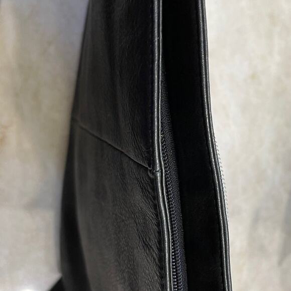 Margot Black Leather crossbody purse - Picture 4 of 14
